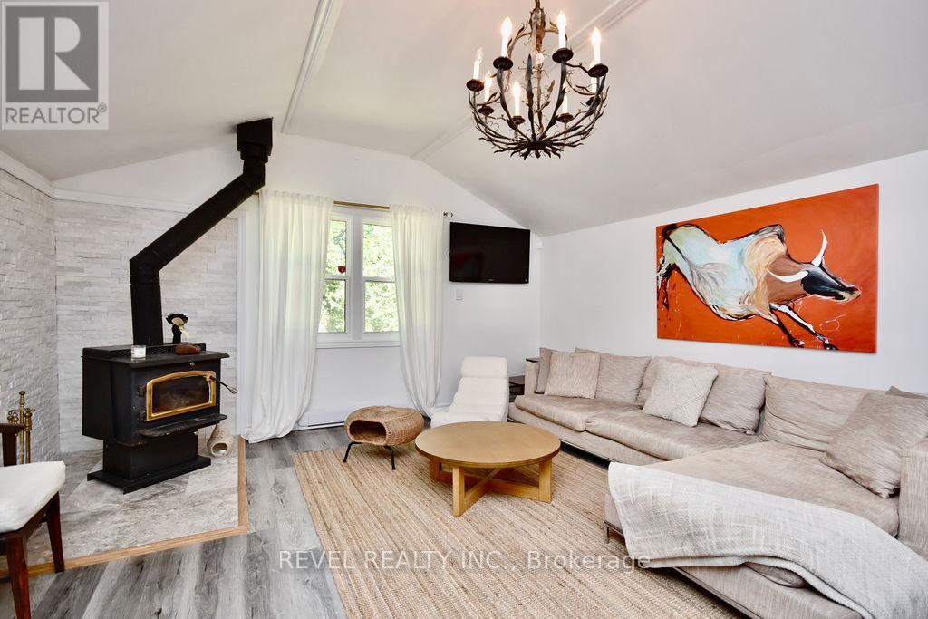 39 Domar Road Property Photo 4
