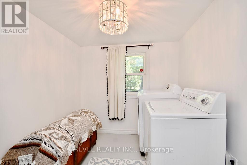 39 Domar Road Property Photo 12