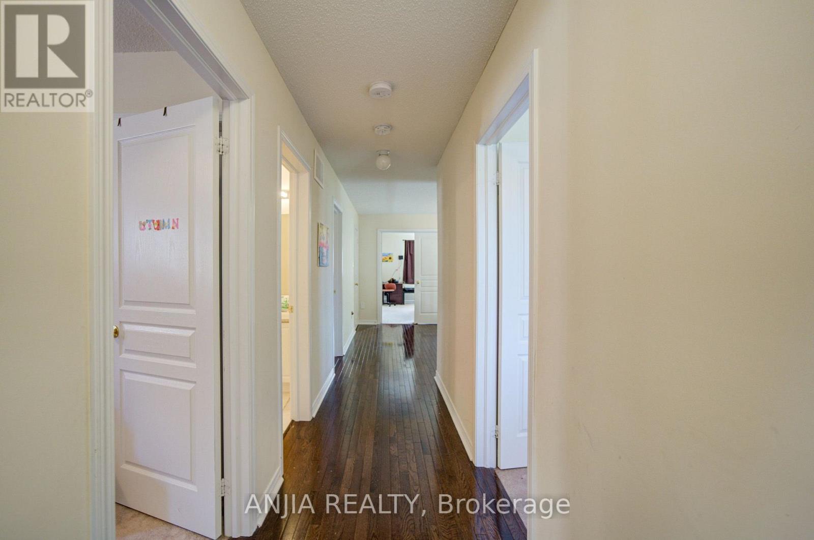 102 Westminster Circle Property Photo 13