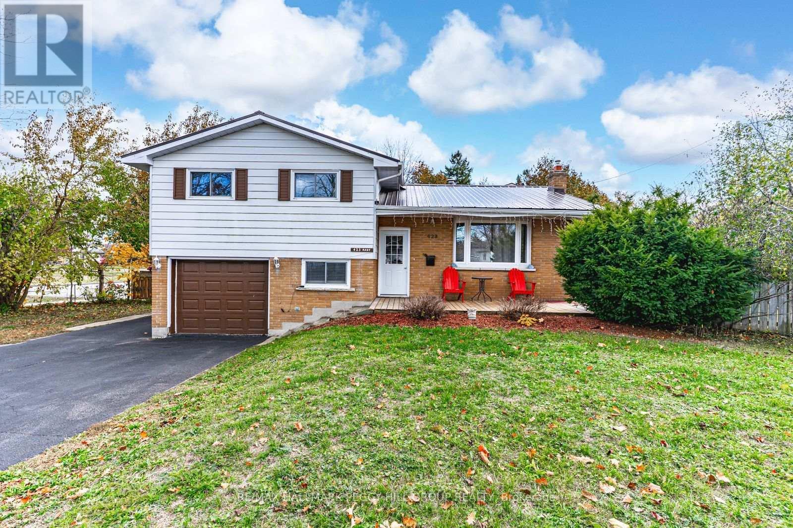 423 MARY STREET Property Photo 1