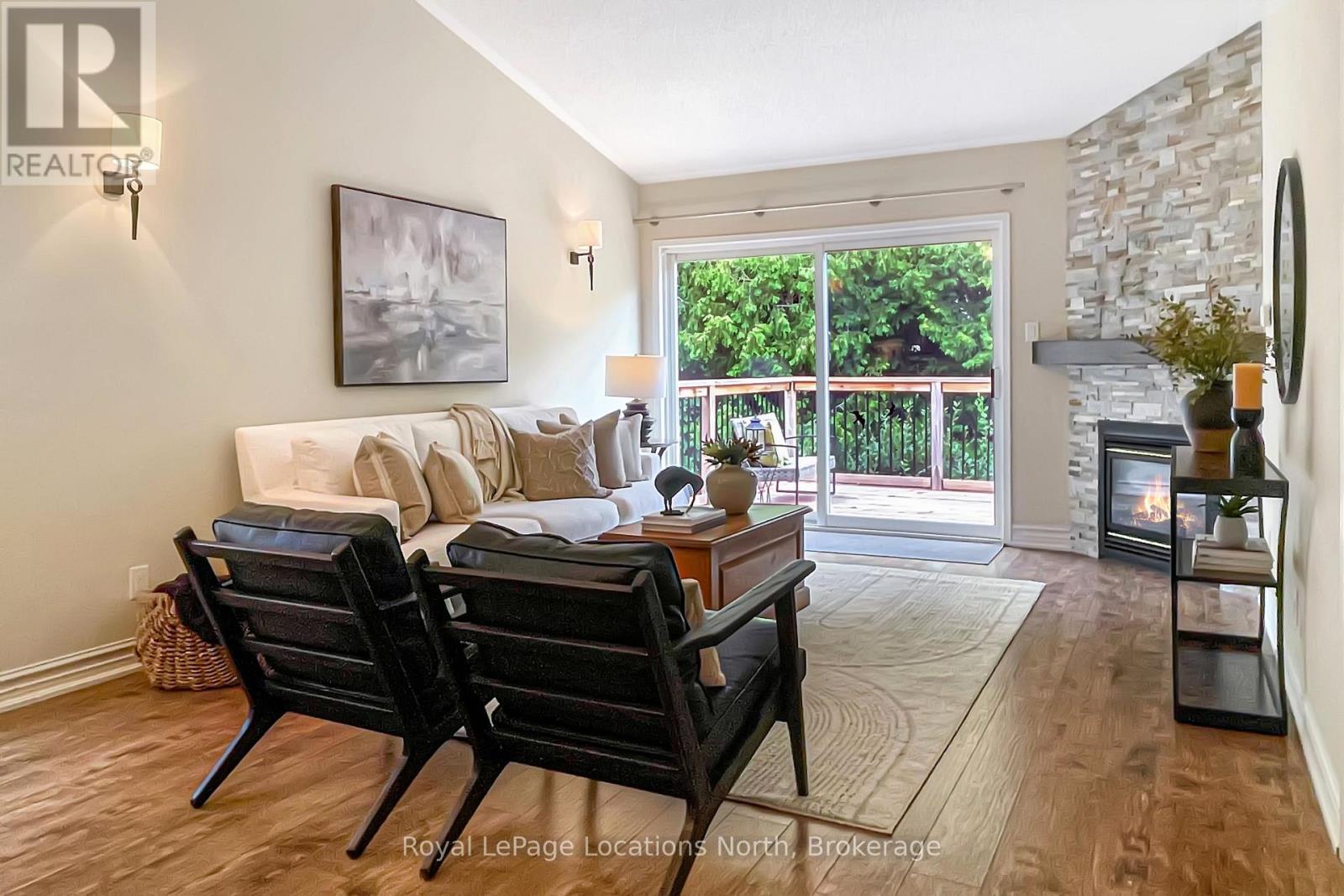 25 Green Briar Drive Property Photo 6