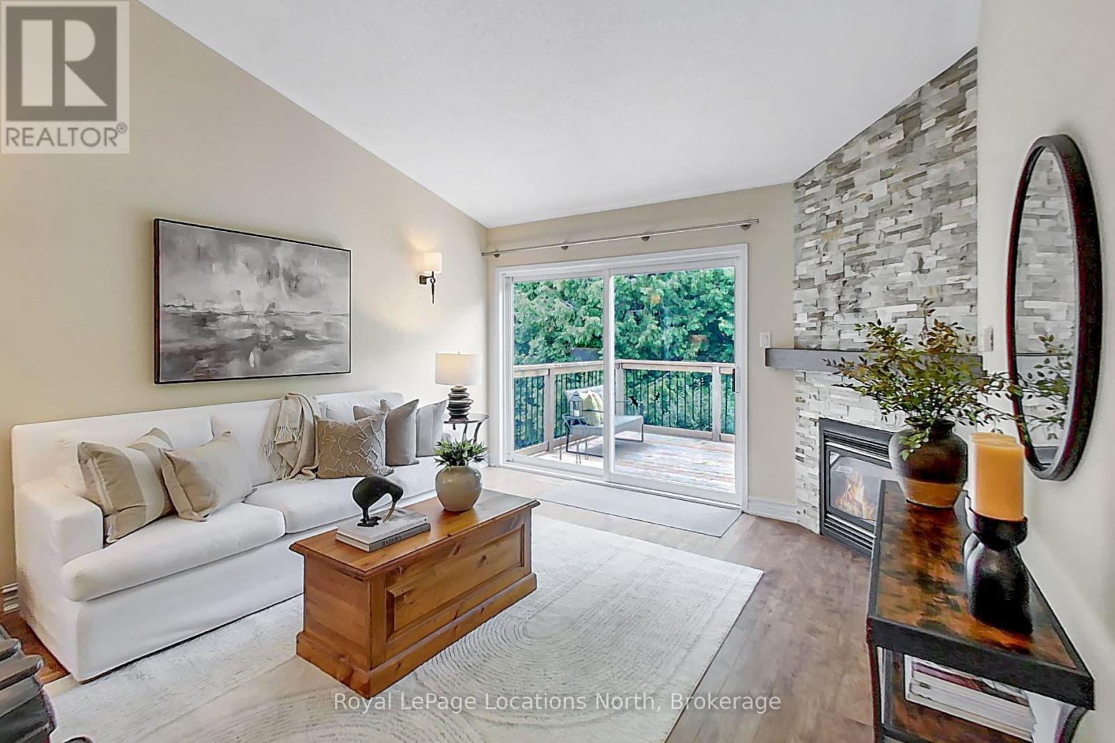 25 Green Briar Drive Property Photo 8