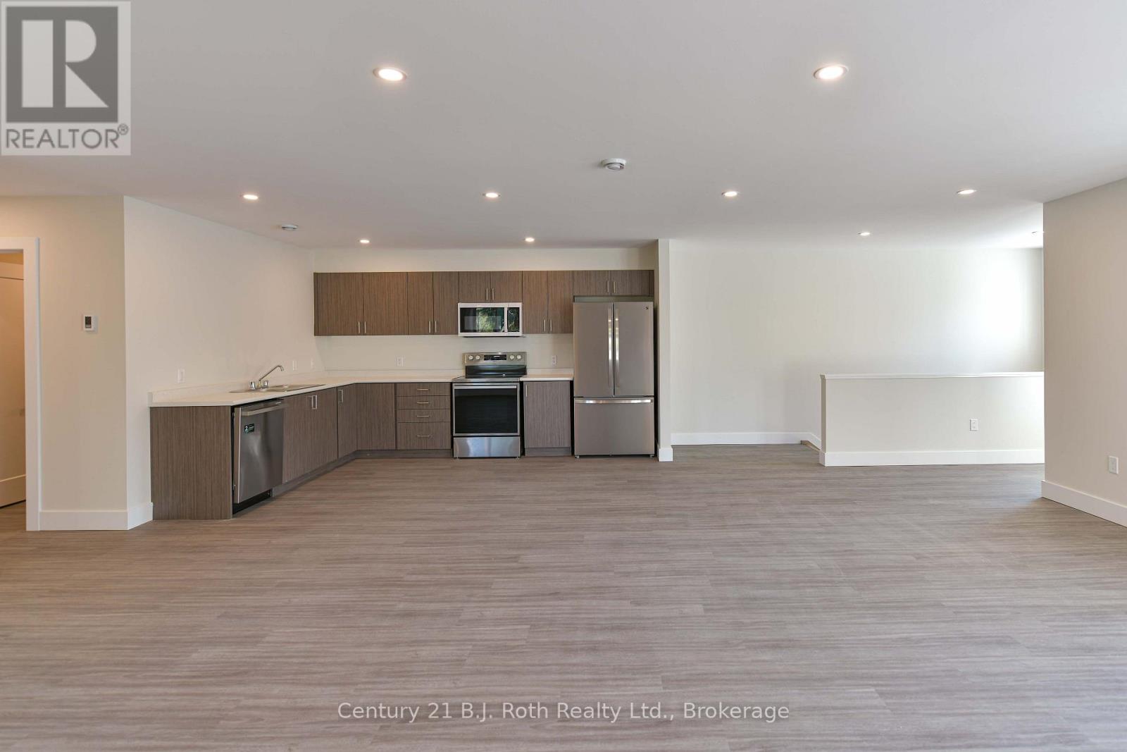 2 (upper) - 165 Barrie Road Property Photo 12