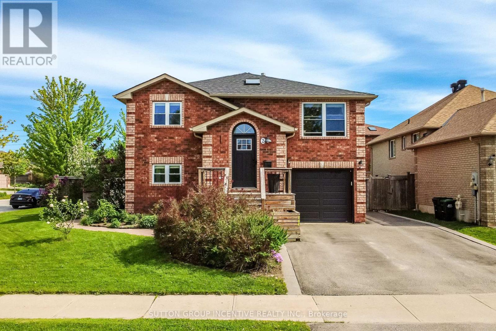 2 HEWITT PLACE