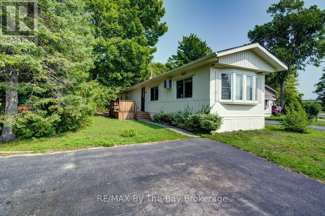 55 Georgian Glen Drive Property Photo 3