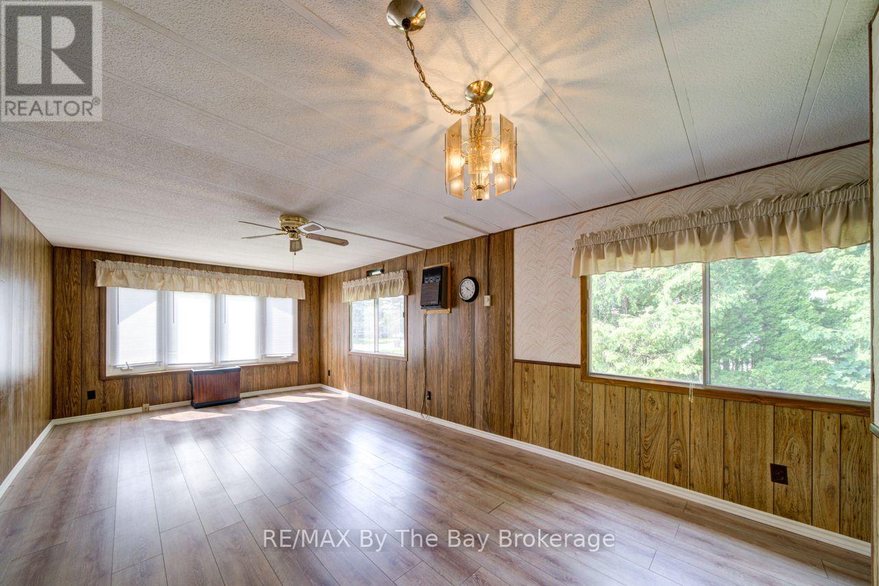 55 Georgian Glen Drive Property Photo 8