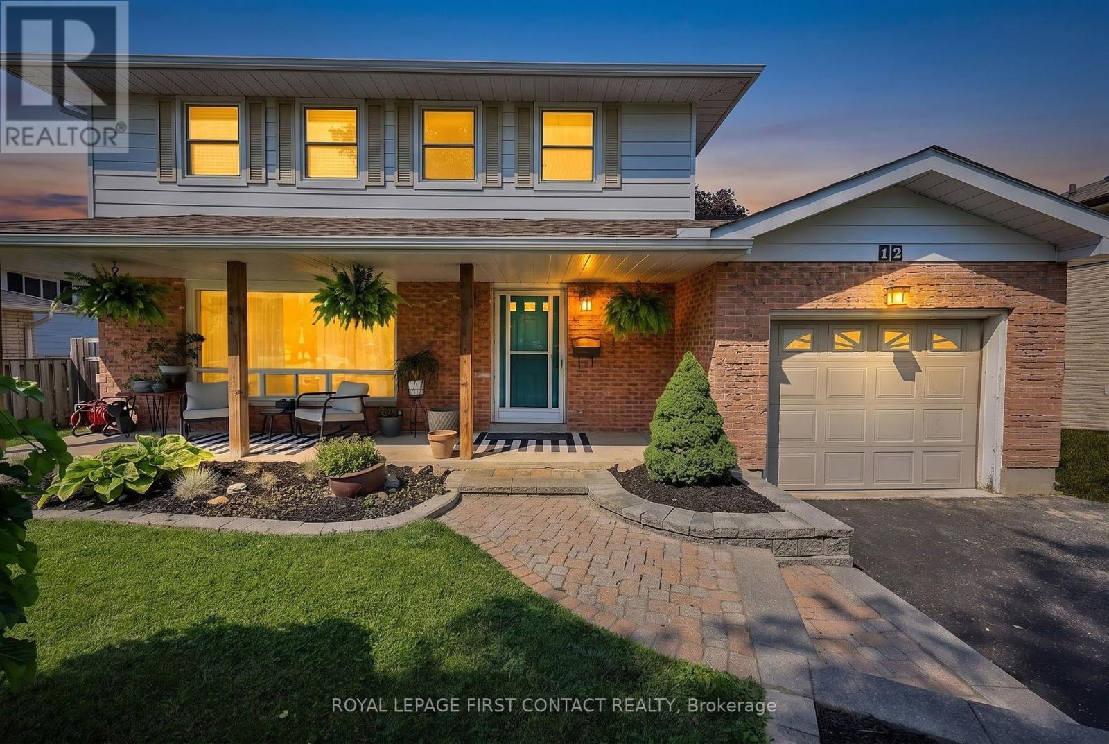 12 DAVIES CRESCENT