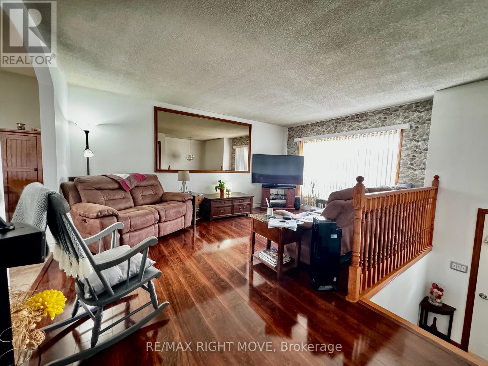 8 Gaudaur Court Property Photo 5