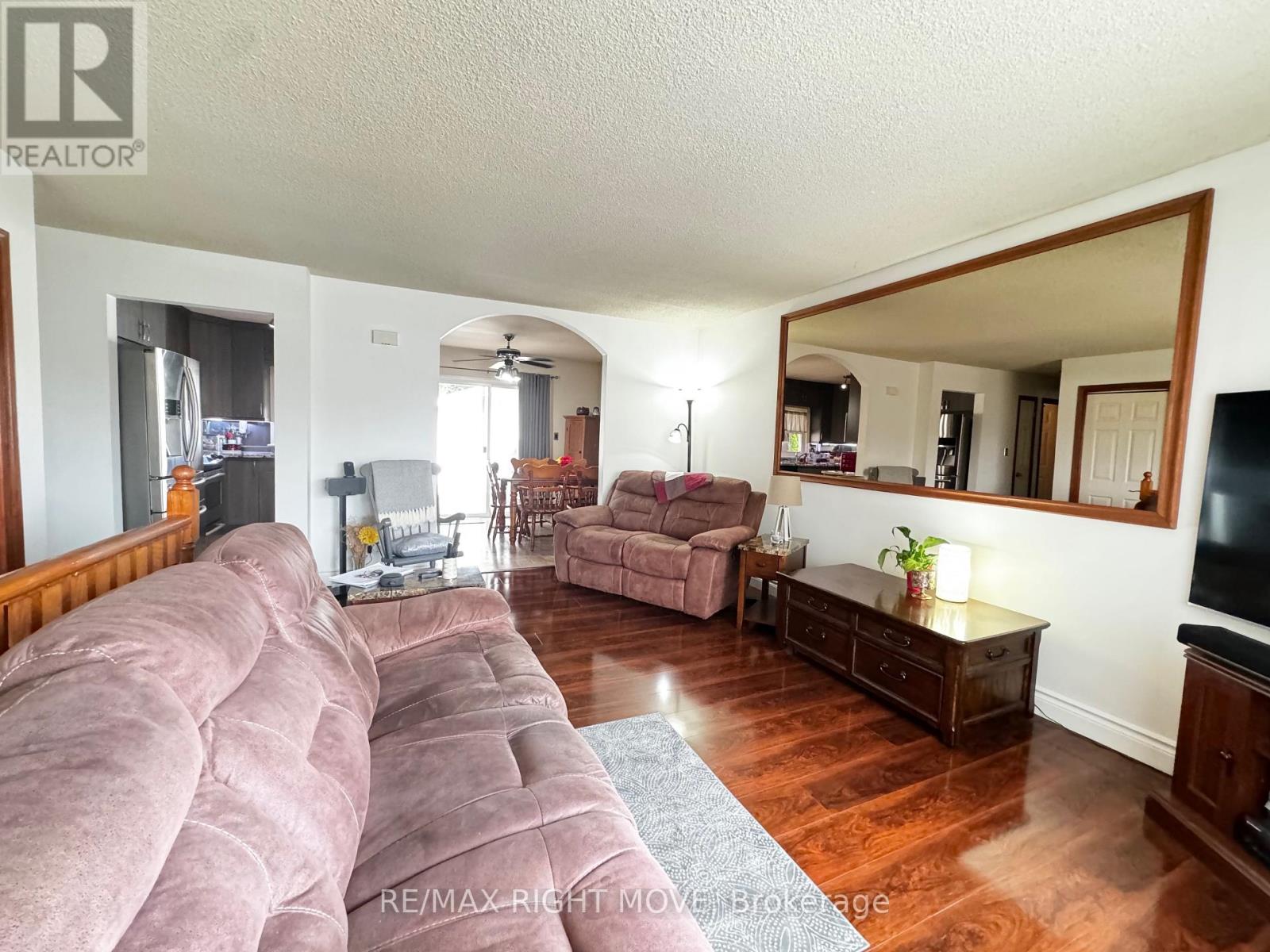 8 Gaudaur Court Property Photo 6