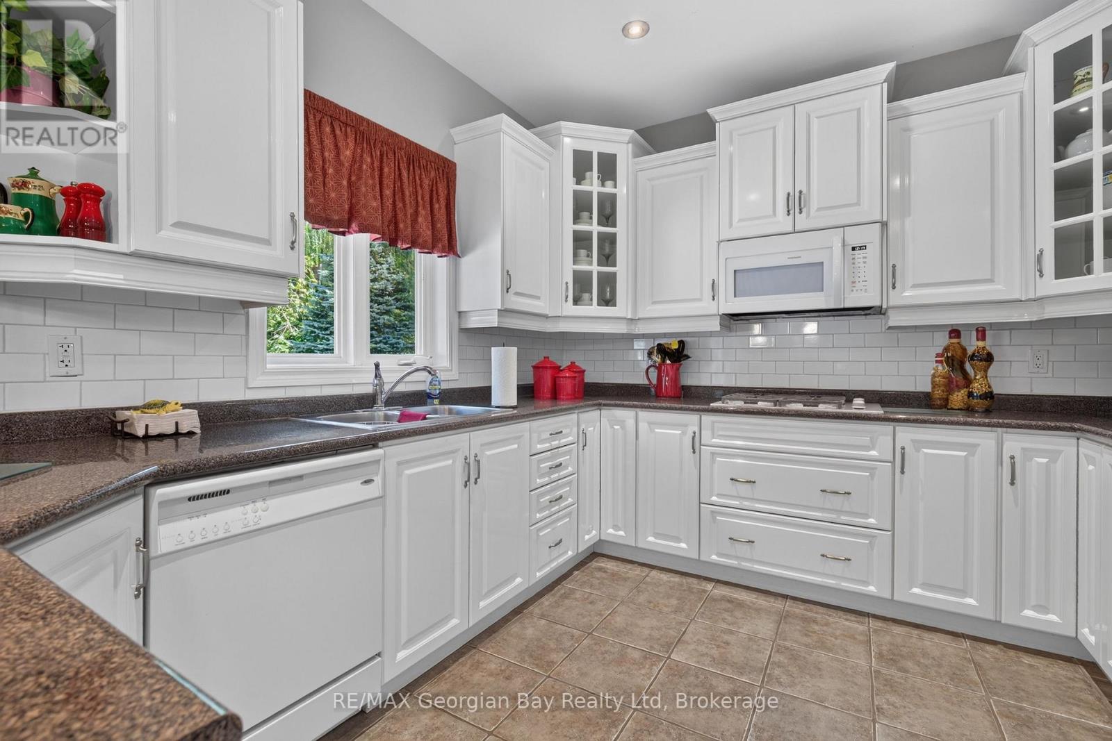 1339 Tiny Beaches Road N Property Photo 11