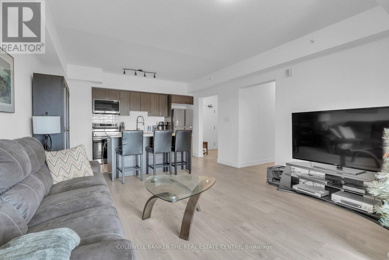 512 - 5 CHEF LANE Property Photo 1