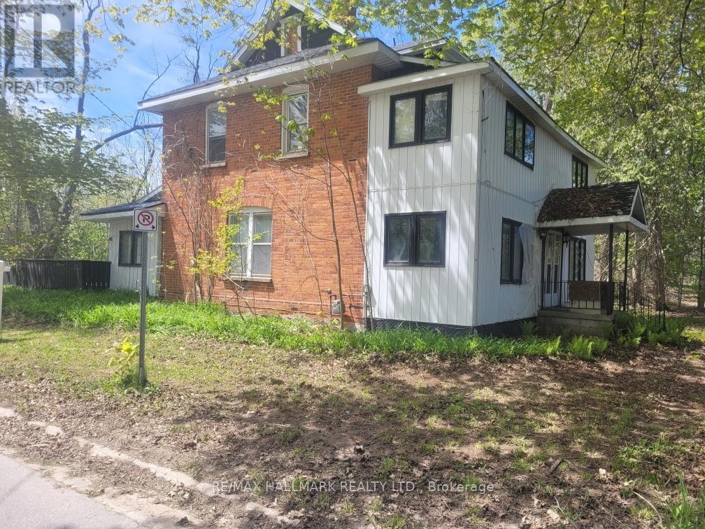 26 LAKESHORE ROAD W Property Photo 1