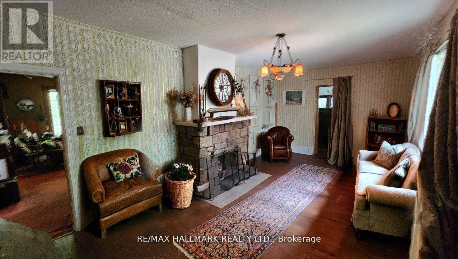 26 Lakeshore Road W Property Photo 10