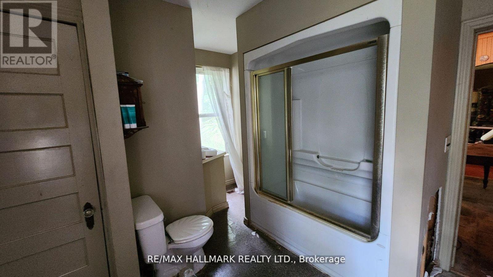 26 Lakeshore Road W Property Photo 12