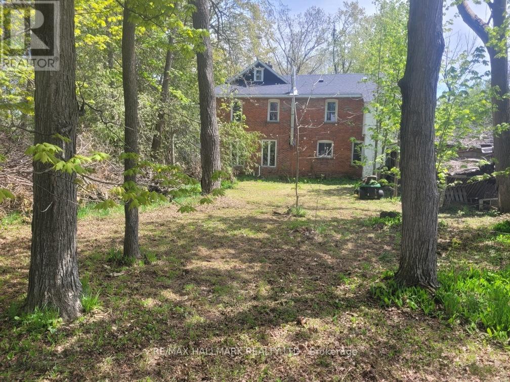 26 Lakeshore Road W Property Photo 24