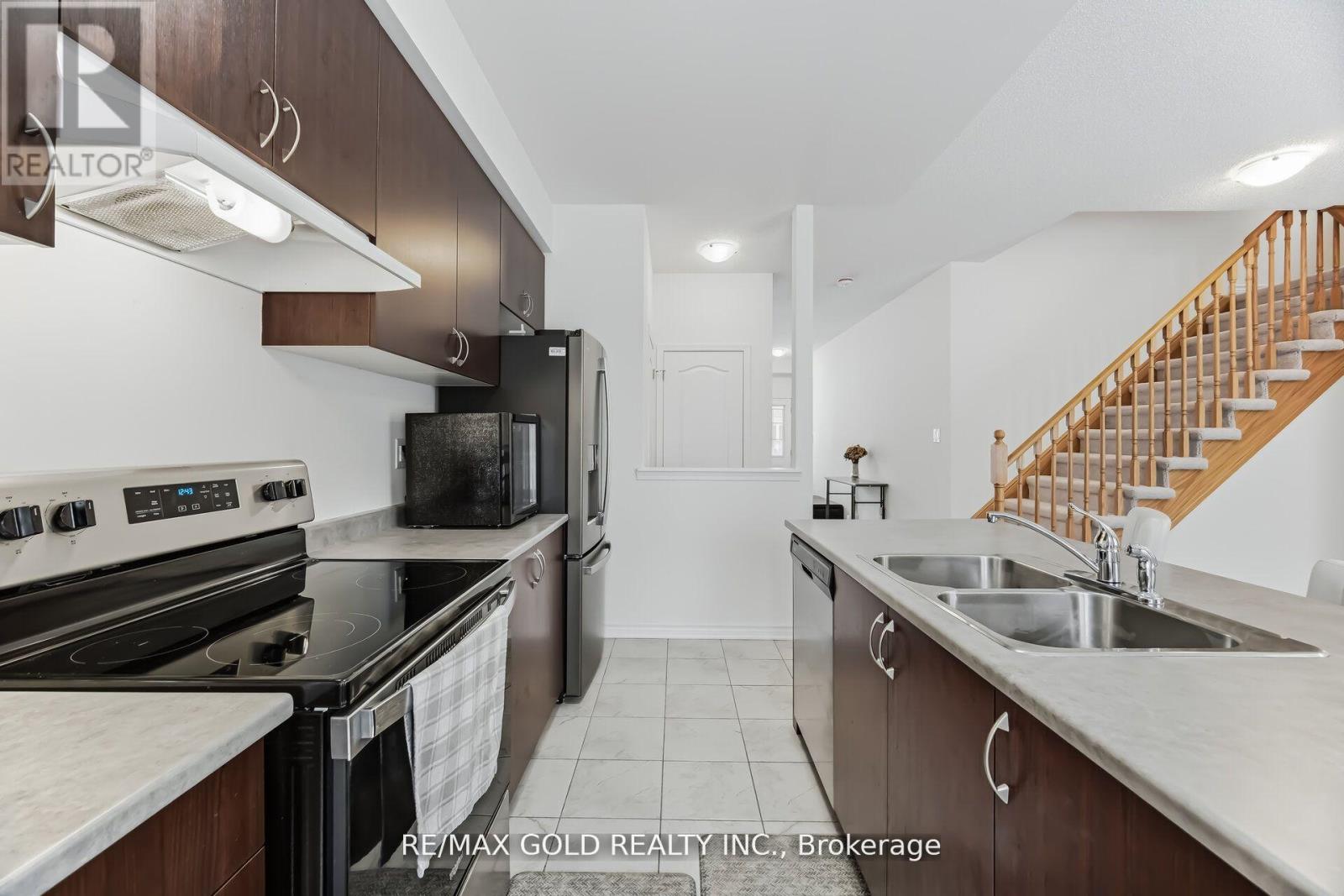30 Hills Thistle Drive Property Photo 9