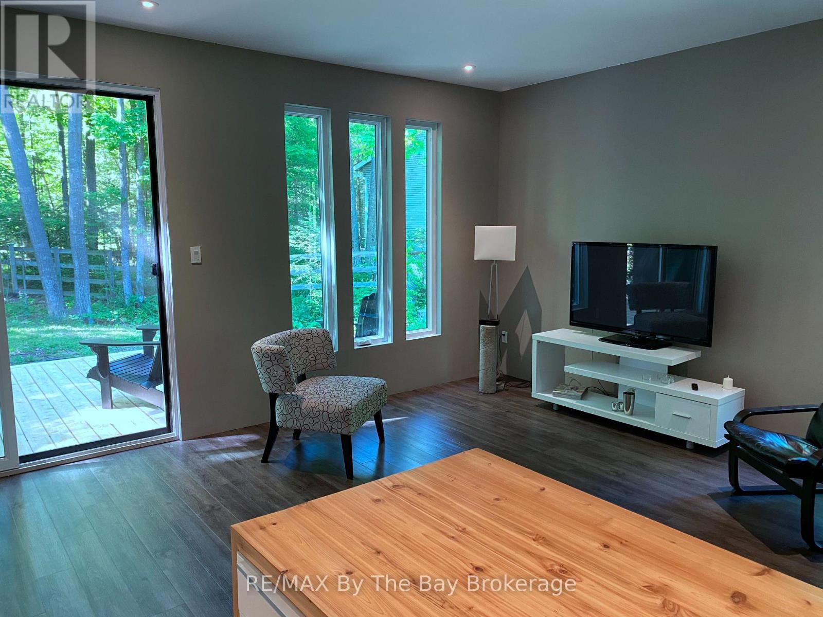 33 St. Laurent Boulevard Property Photo 5