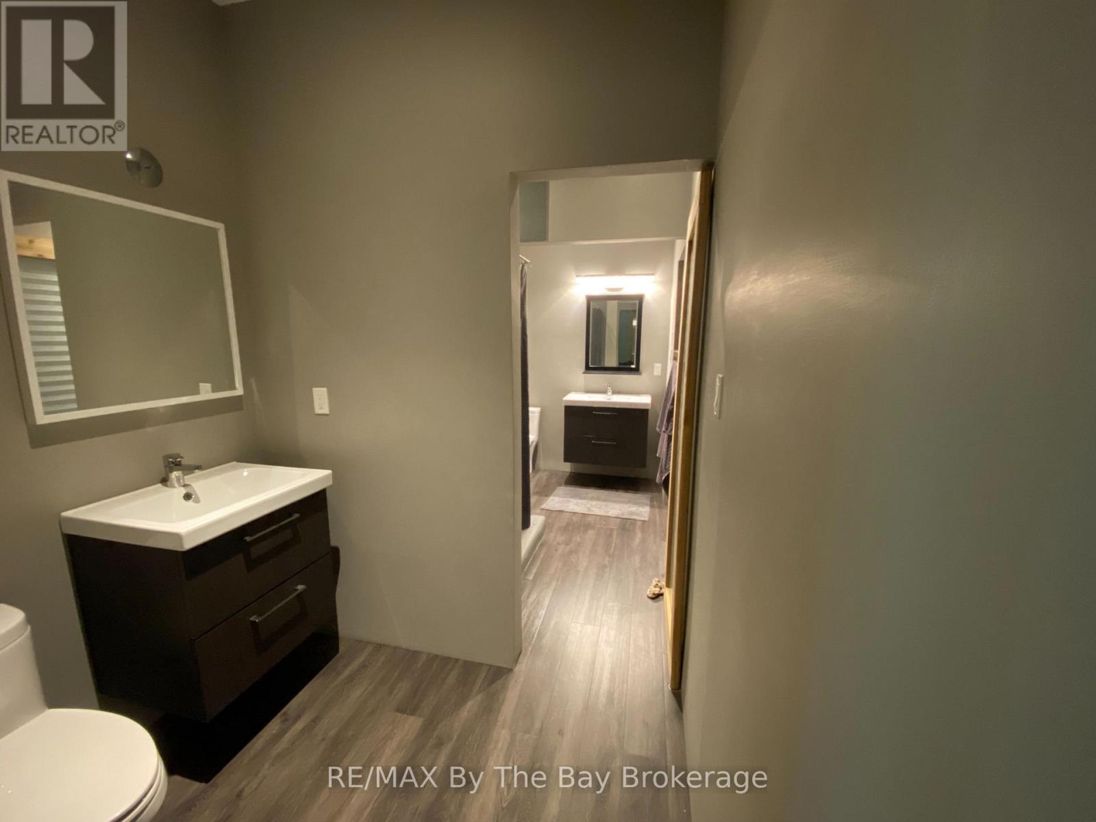 33 St. Laurent Boulevard Property Photo 7