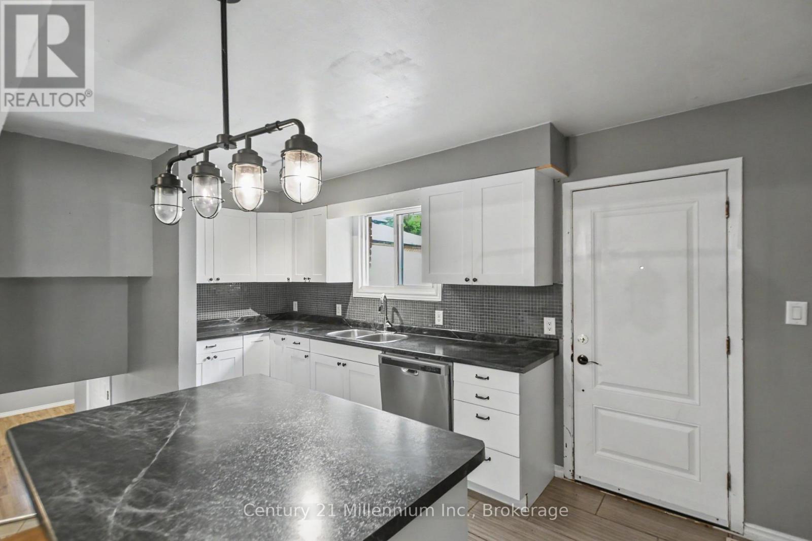 408 Walnut Street Property Photo 6