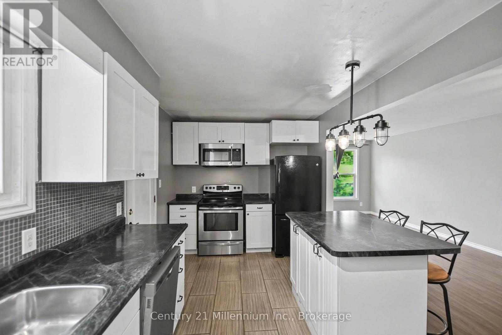 408 Walnut Street Property Photo 10
