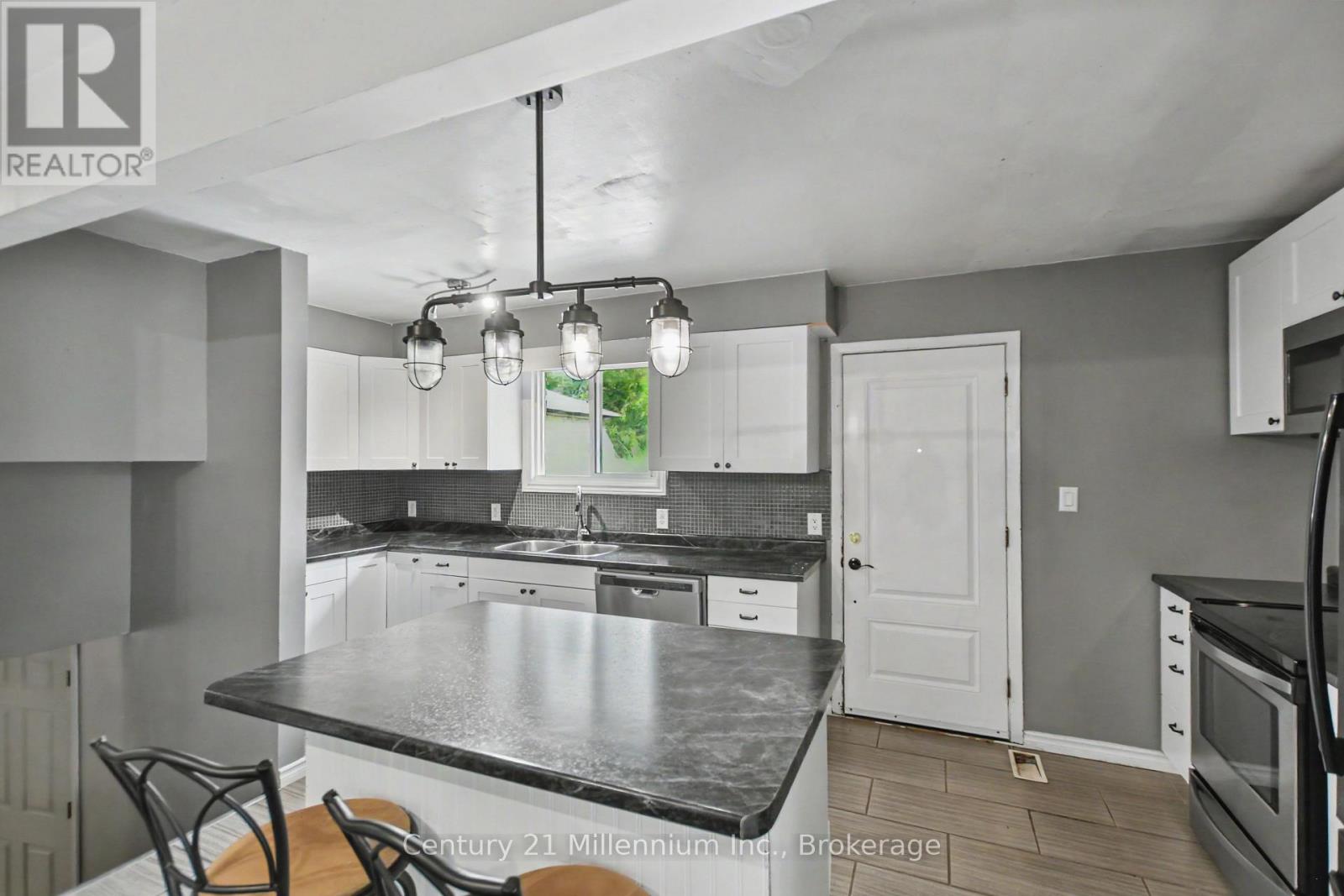 408 Walnut Street Property Photo 12
