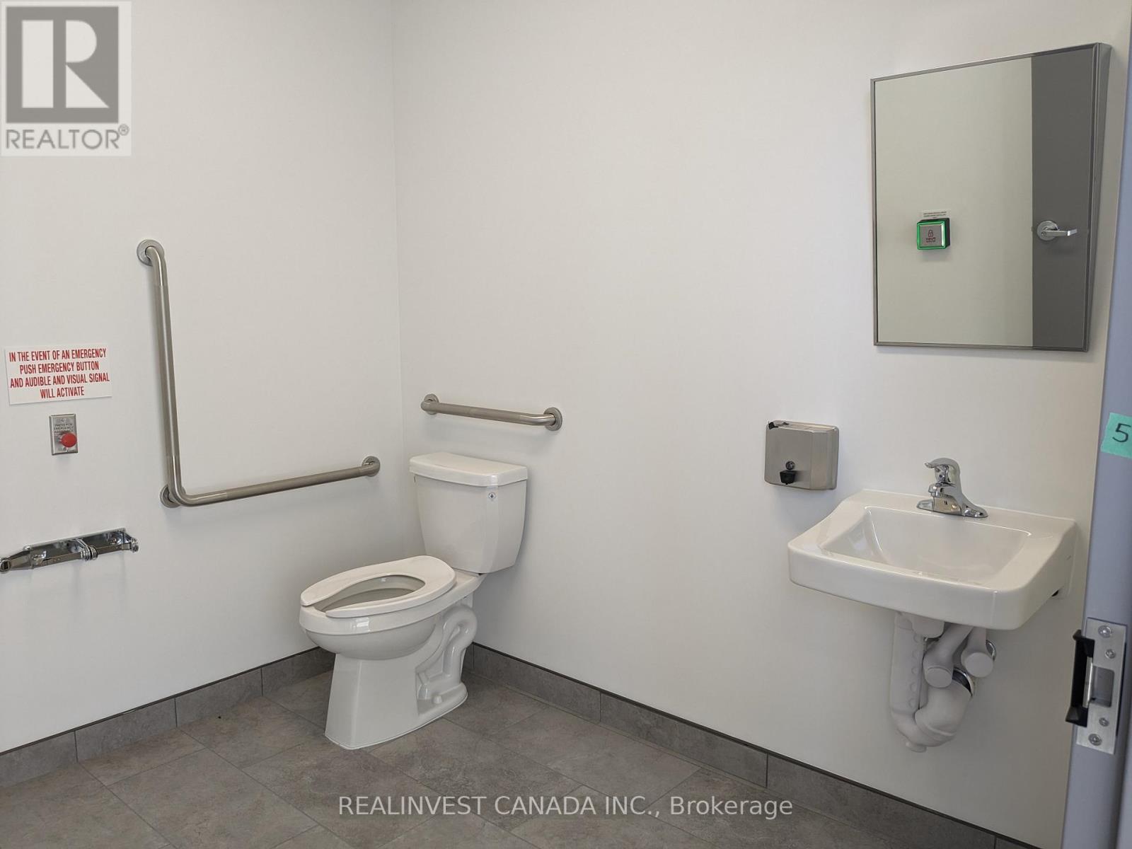 1 - 251 King Street Property Photo 6