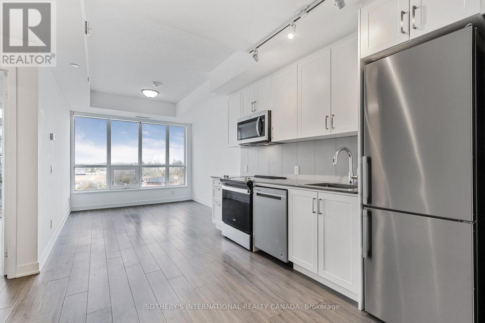 403 - 681 Yonge Street Property Photo 1