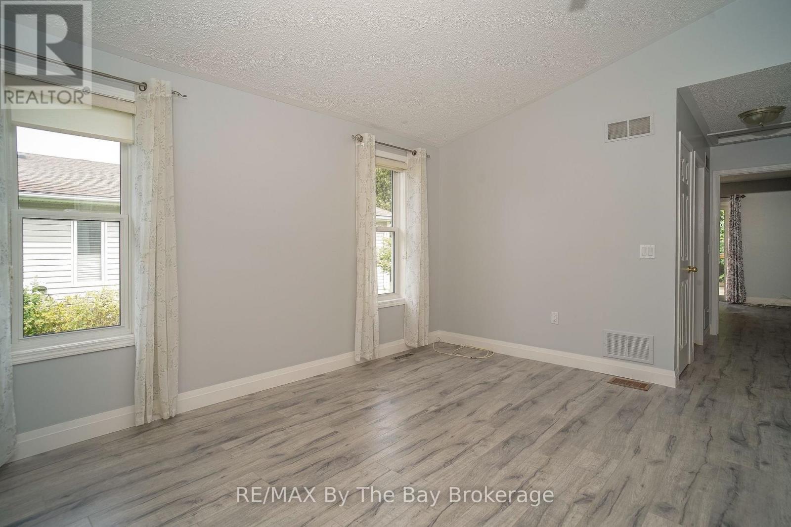 11 Indiana Avenue Property Photo 8