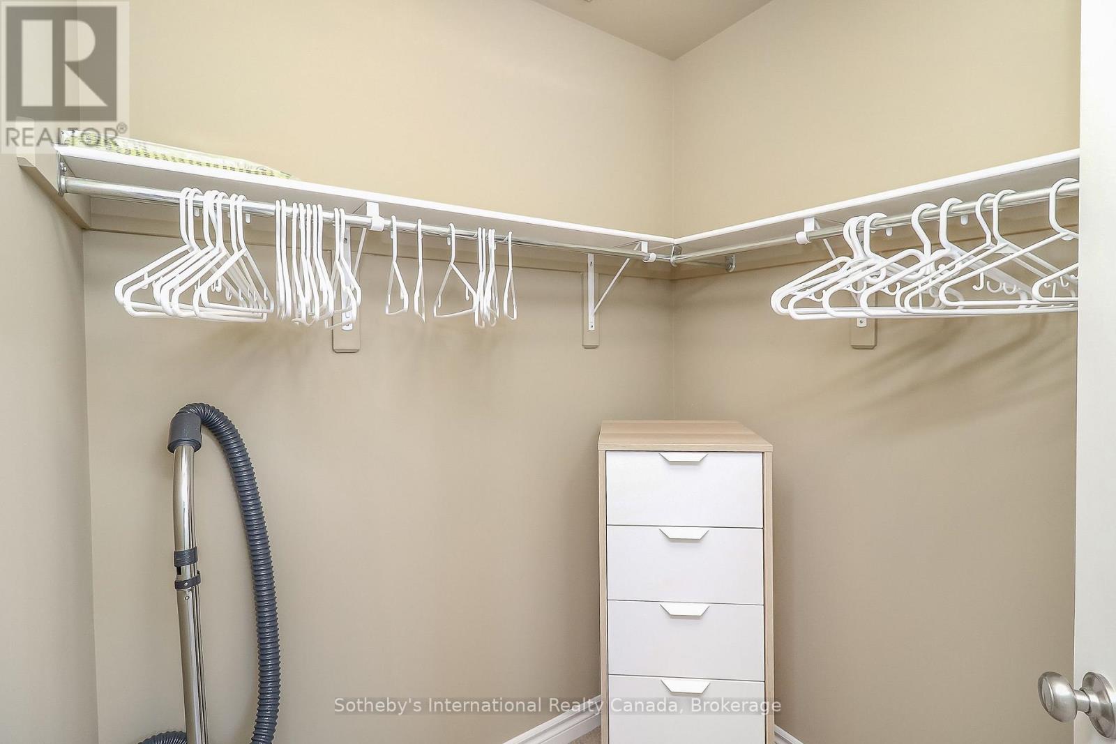 49 Silver Glen Boulevard Property Photo 21