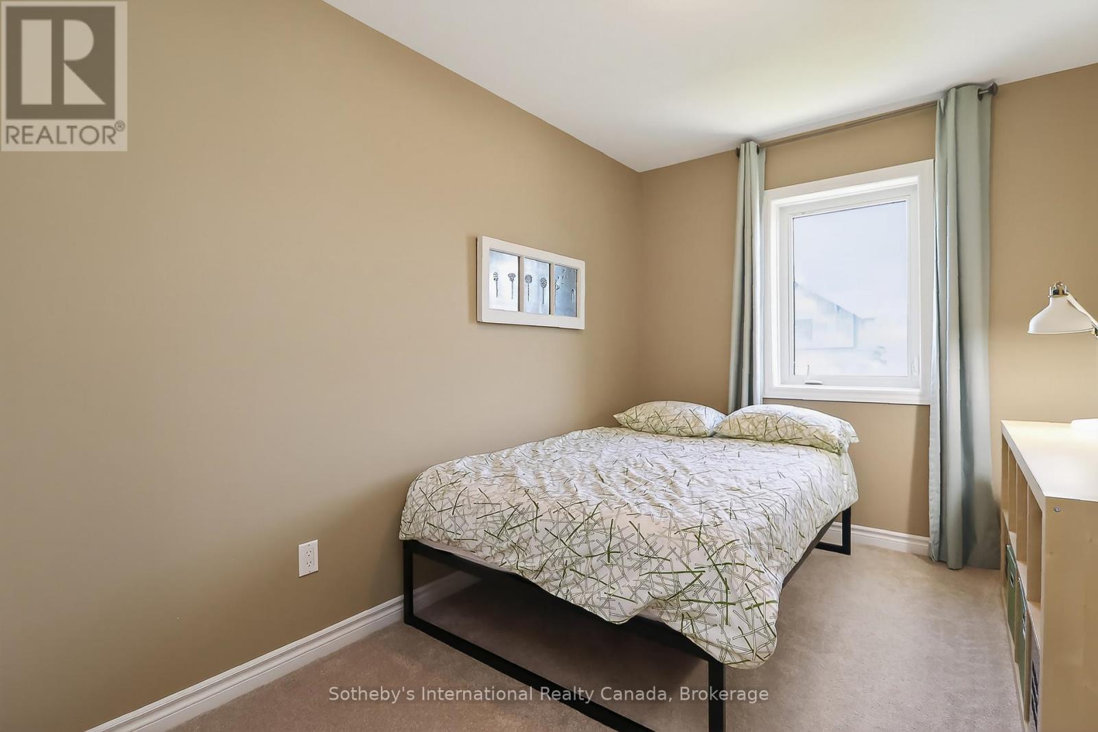 49 Silver Glen Boulevard Property Photo 23