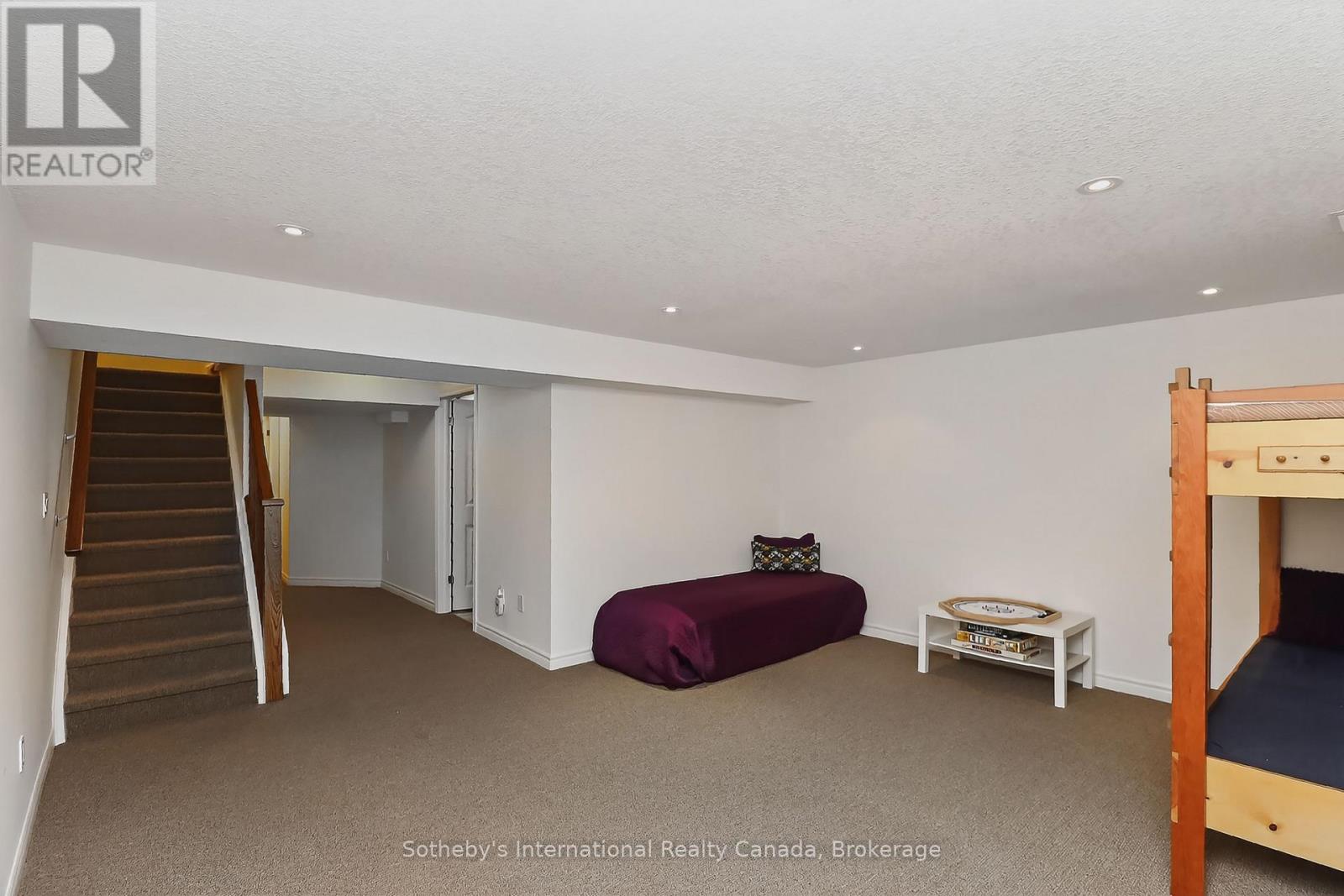 49 Silver Glen Boulevard Property Photo 26