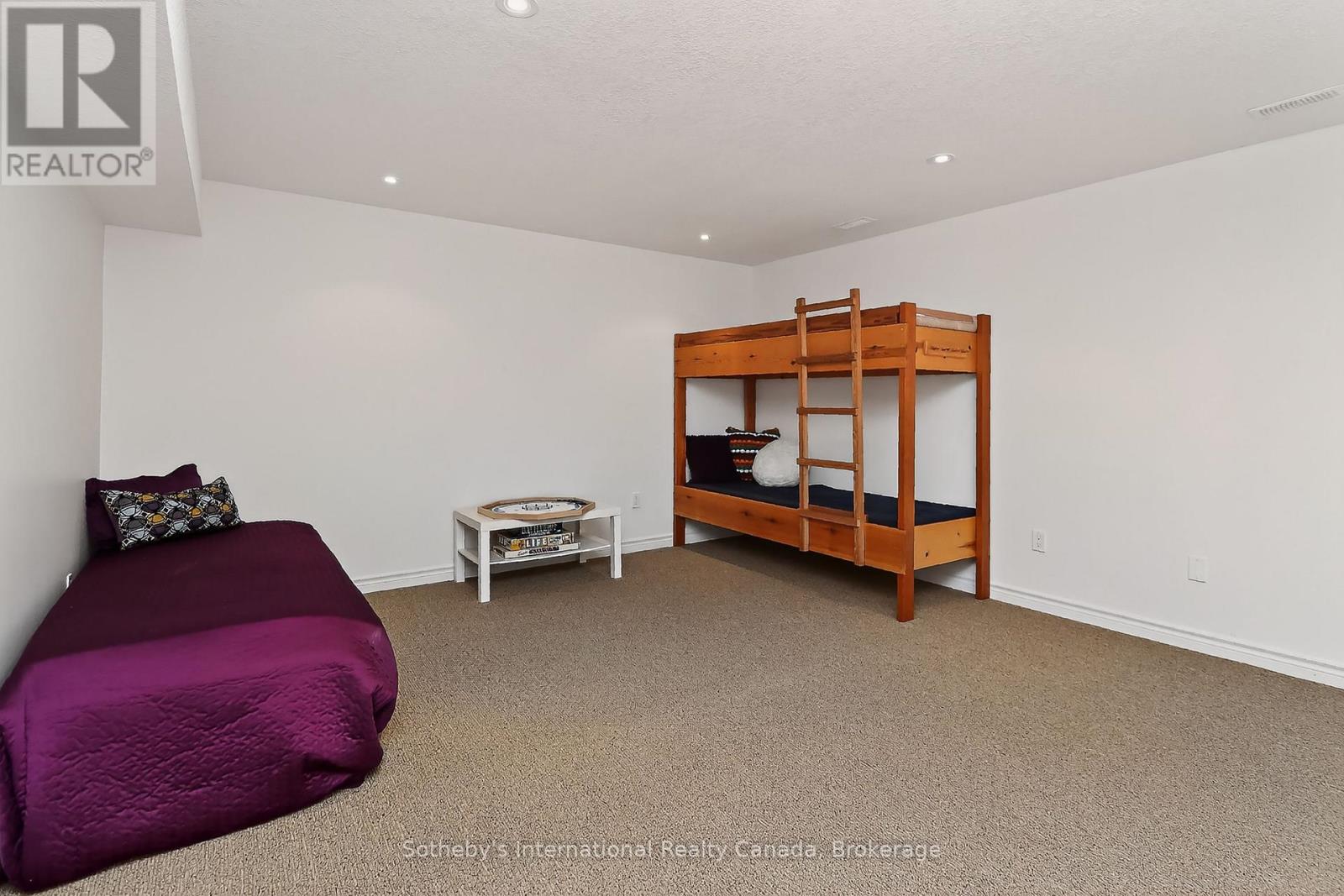 49 Silver Glen Boulevard Property Photo 27