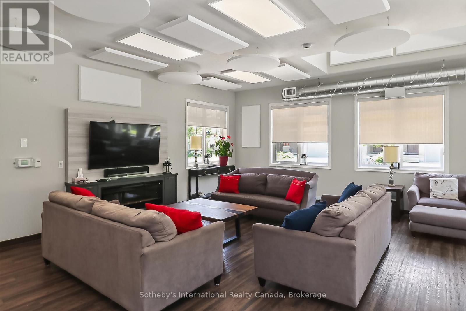 49 Silver Glen Boulevard Property Photo 37