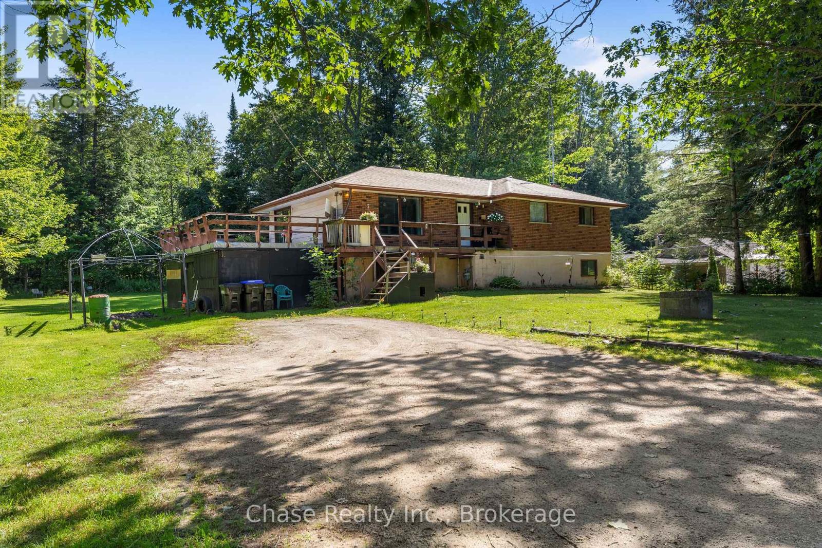 655 Tiny Beaches Road N Property Photo 2
