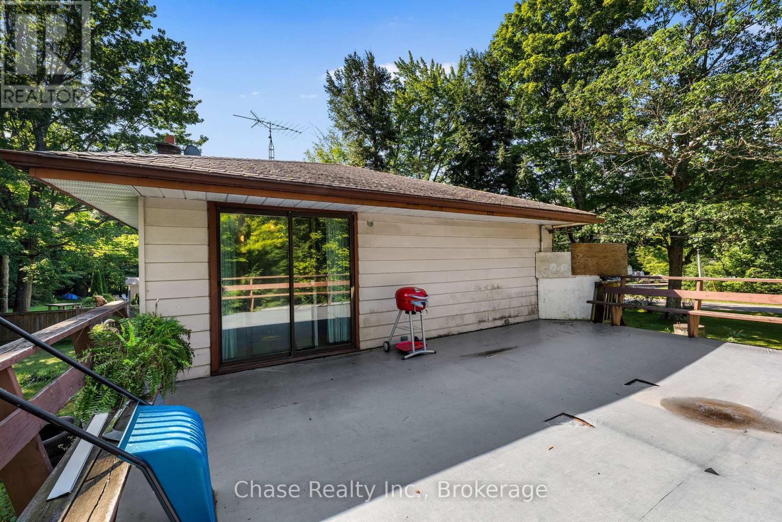 655 Tiny Beaches Road N Property Photo 14