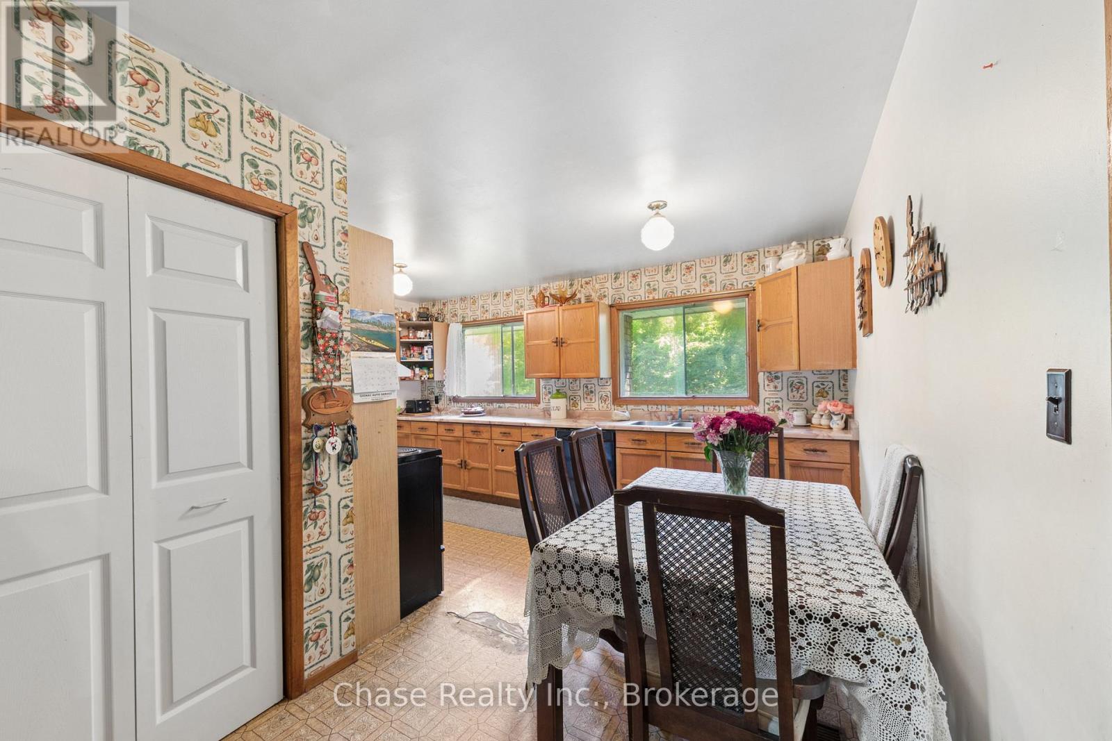 655 Tiny Beaches Road N Property Photo 18