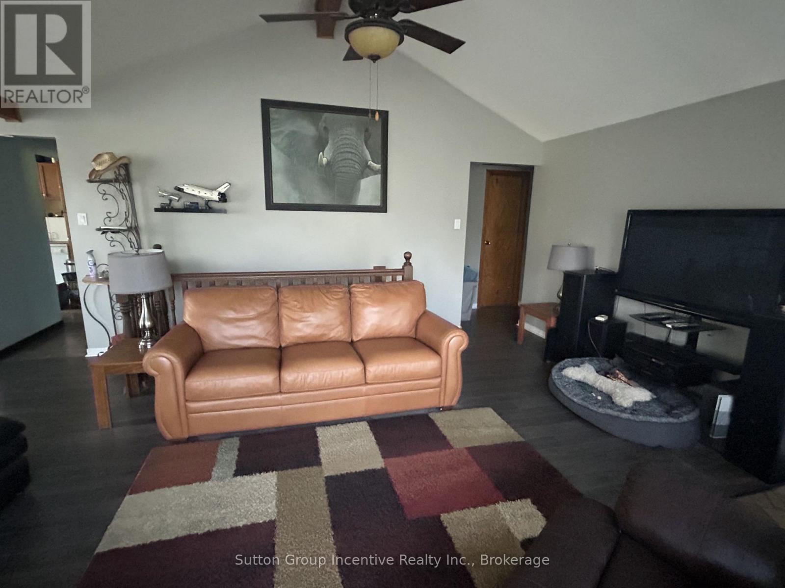 3985 Joyland Drive Property Photo 11