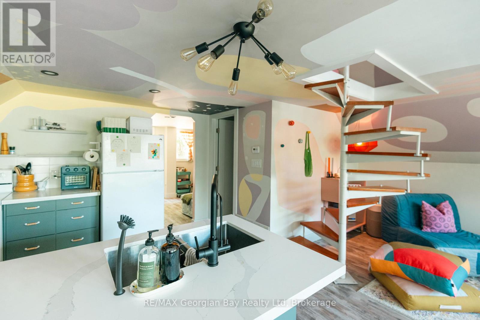 8 Sunrise Court Property Photo 7