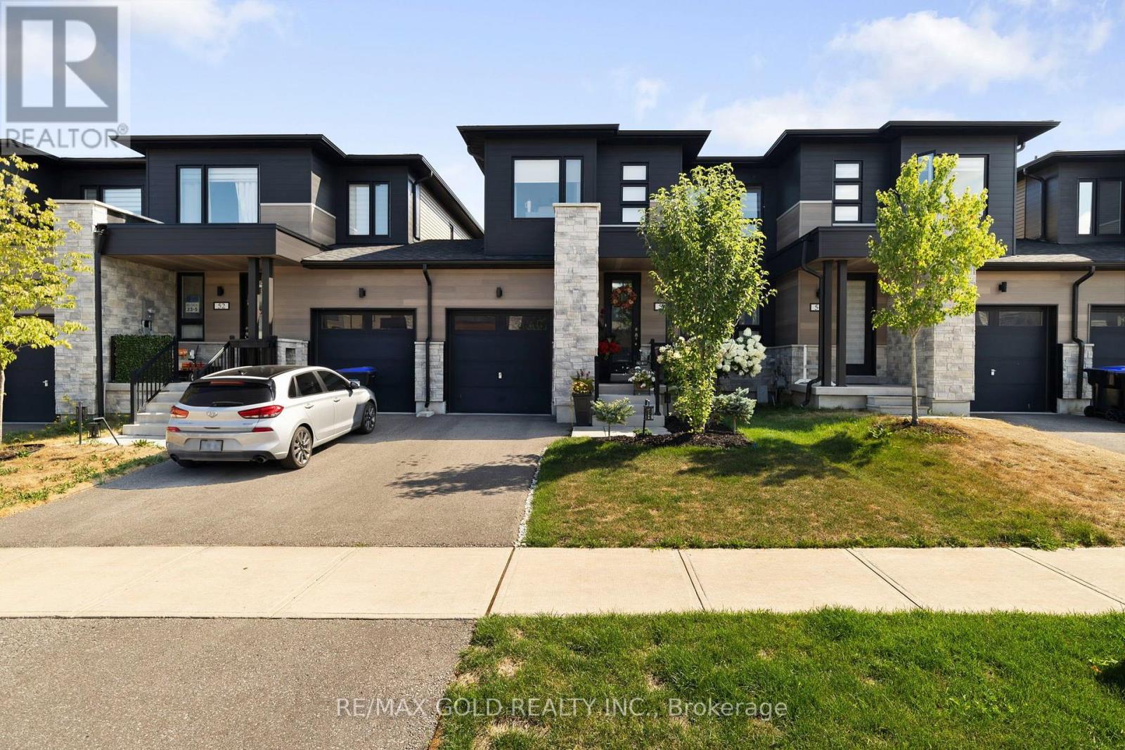 54 Eberhardt Drive Property Photo 2