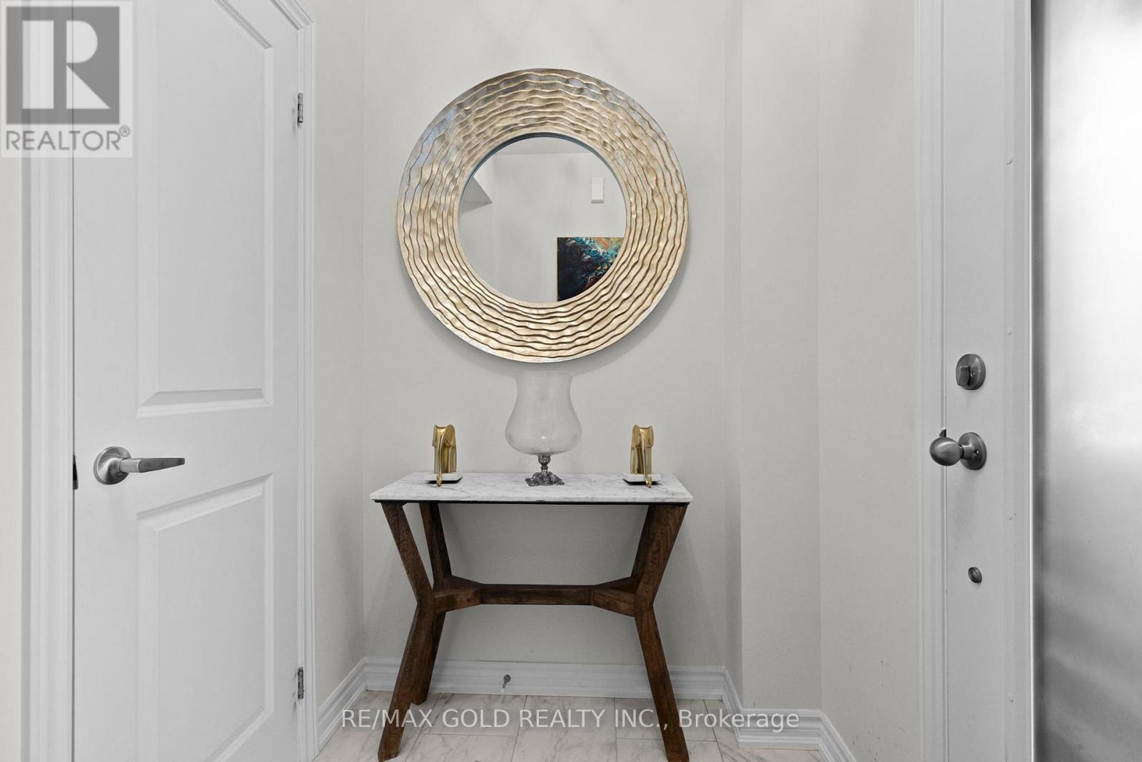 54 Eberhardt Drive Property Photo 7