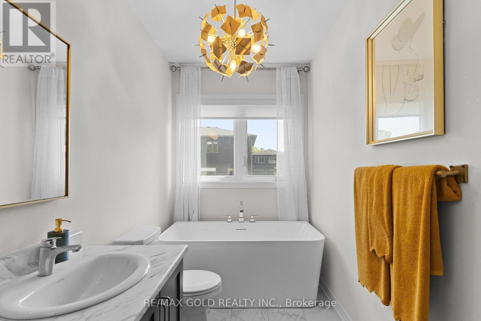 54 Eberhardt Drive Property Photo 23