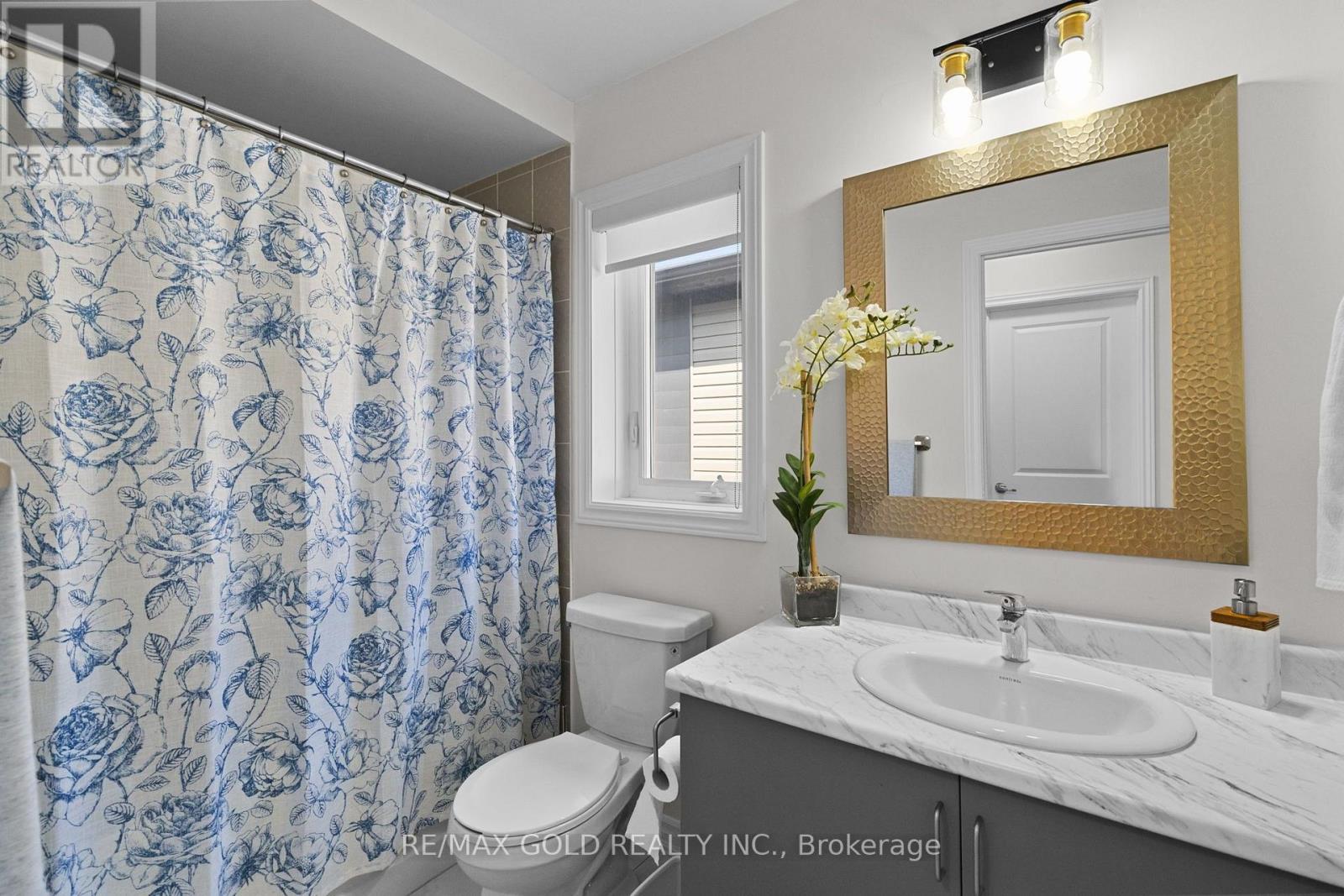 54 Eberhardt Drive Property Photo 28