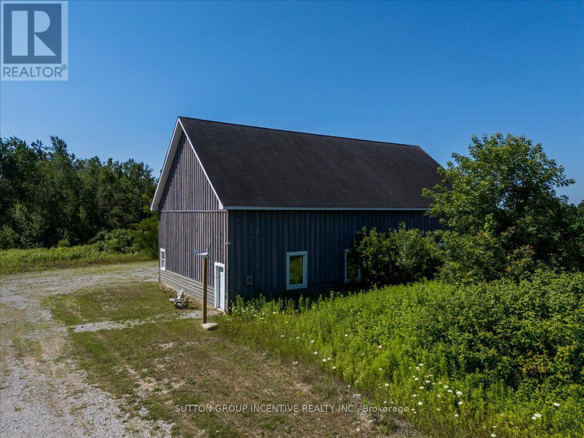 209 15/16 Sideroad E Property Photo 2