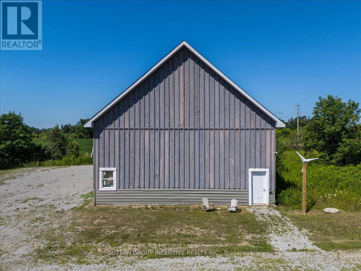 209 15/16 Sideroad E Property Photo 3