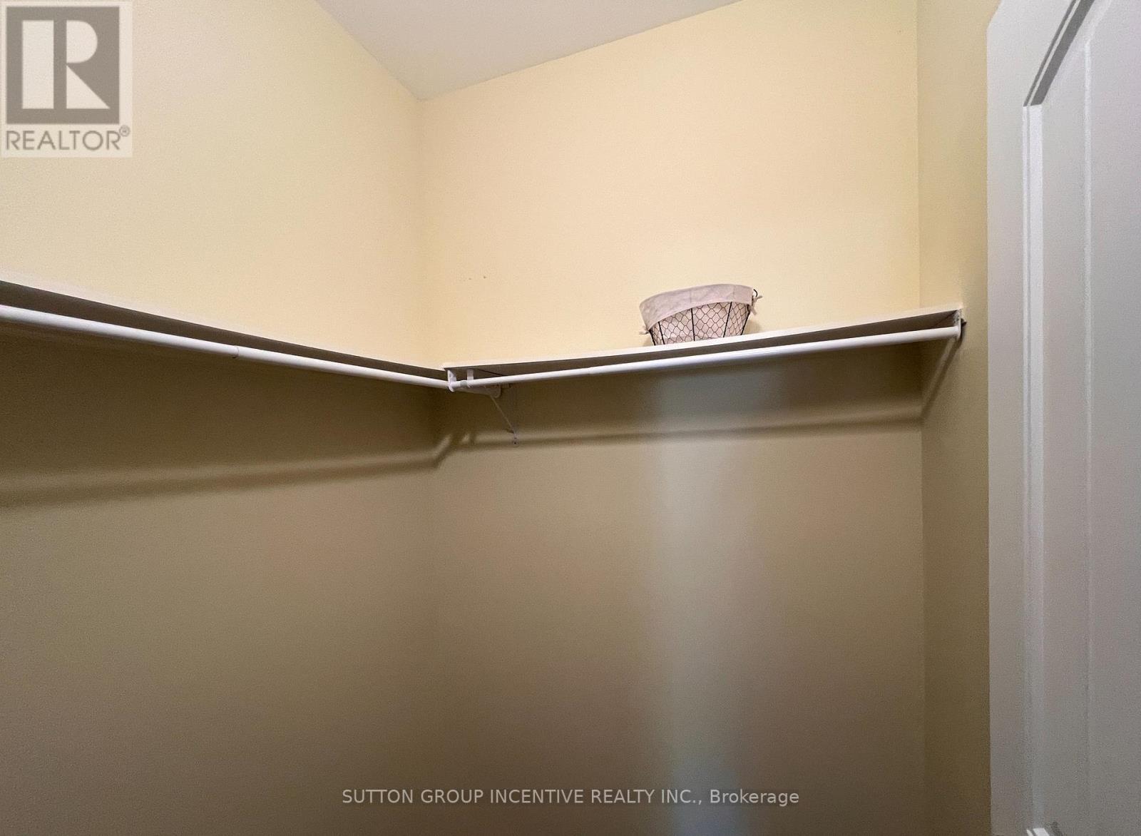 32 Albion Lane Property Photo 10