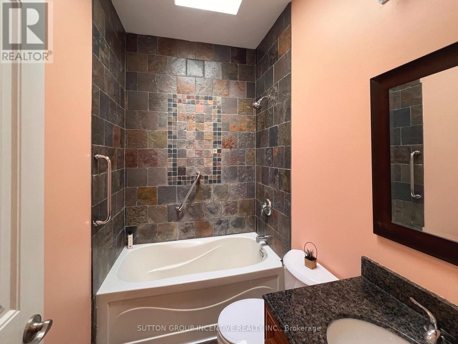 32 Albion Lane Property Photo 11