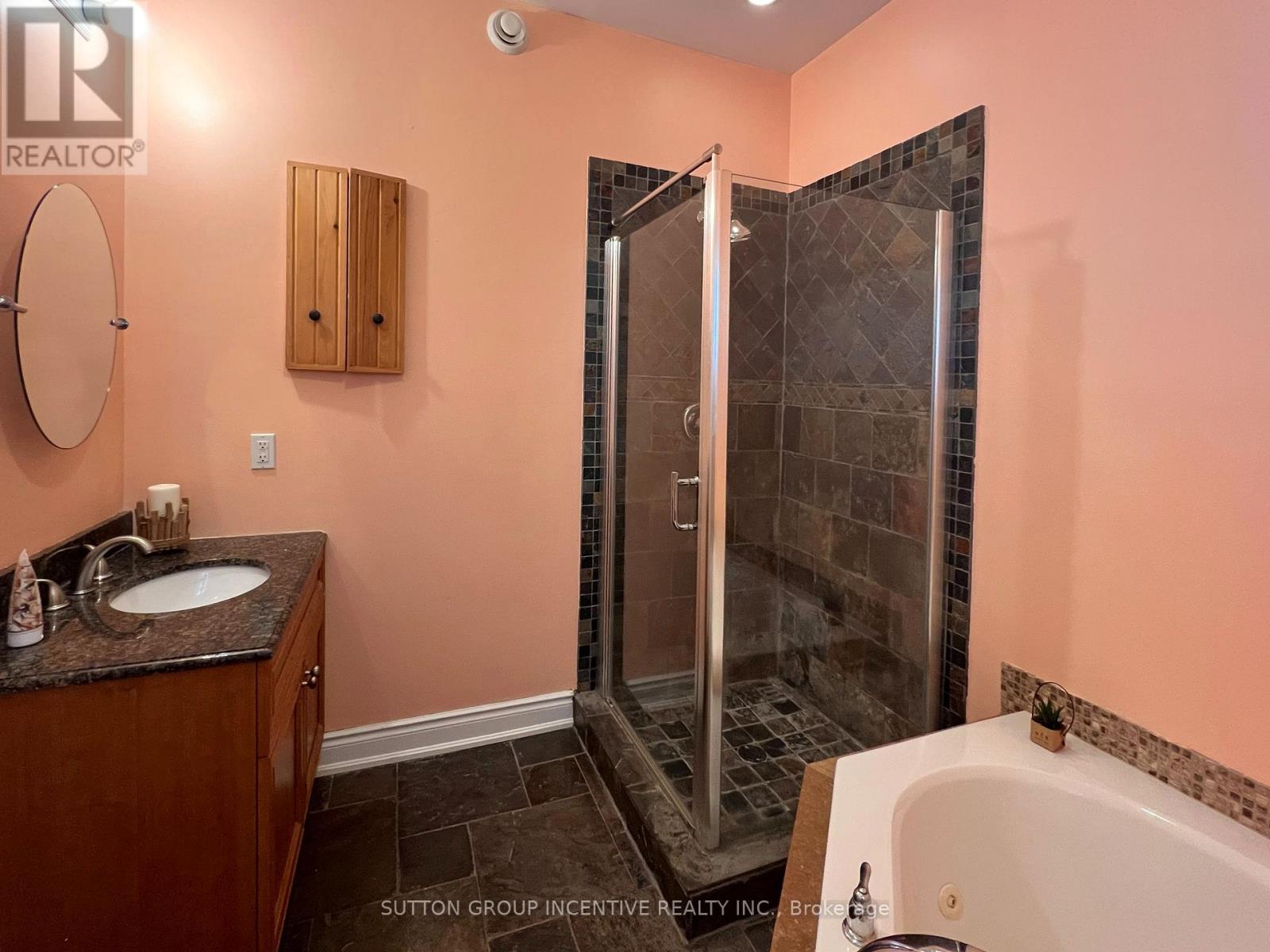 32 Albion Lane Property Photo 19