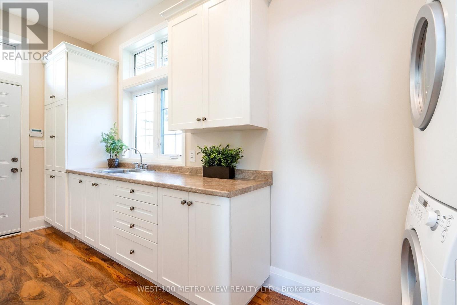 458 Silver Birch Drive Property Photo 16