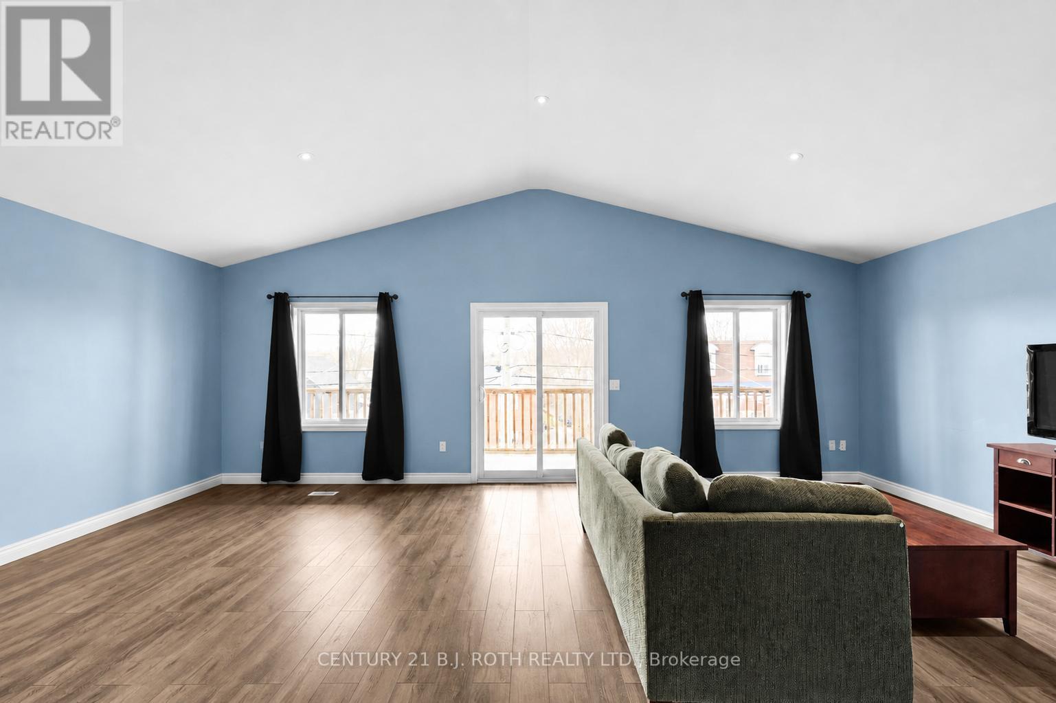 102 Dunlop Street Property Photo 4