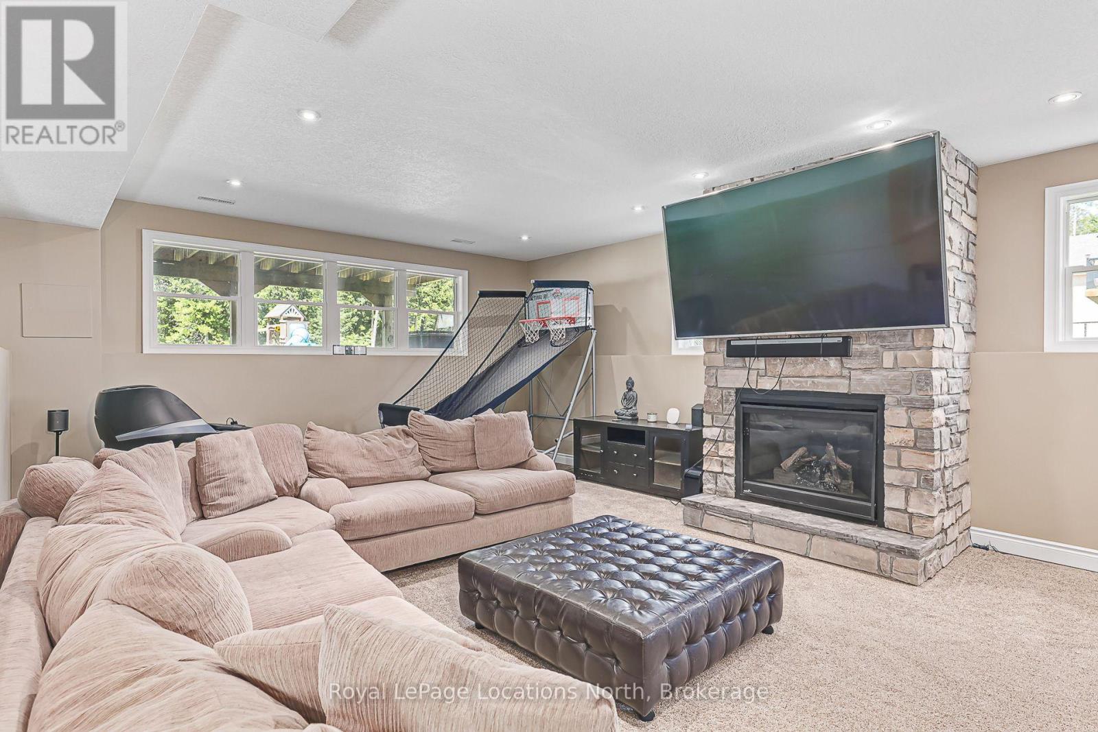 26 Spruce Street Property Photo 33